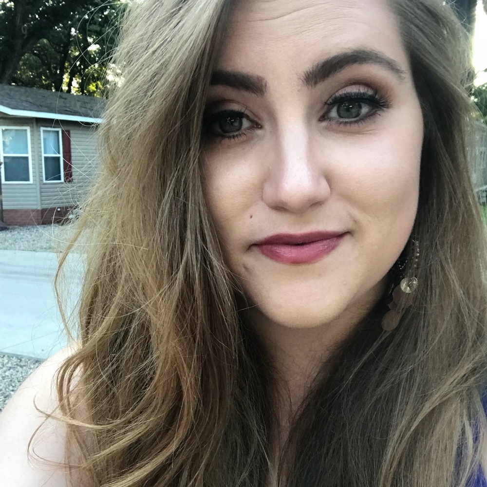 Meet your Posher, Kayla